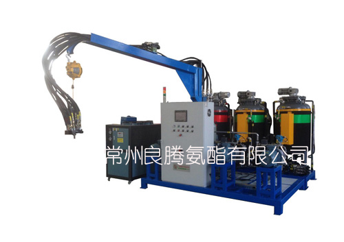 高溫彈性發(fā)泡機(jī)的發(fā)泡劑使用和施工要點(diǎn)